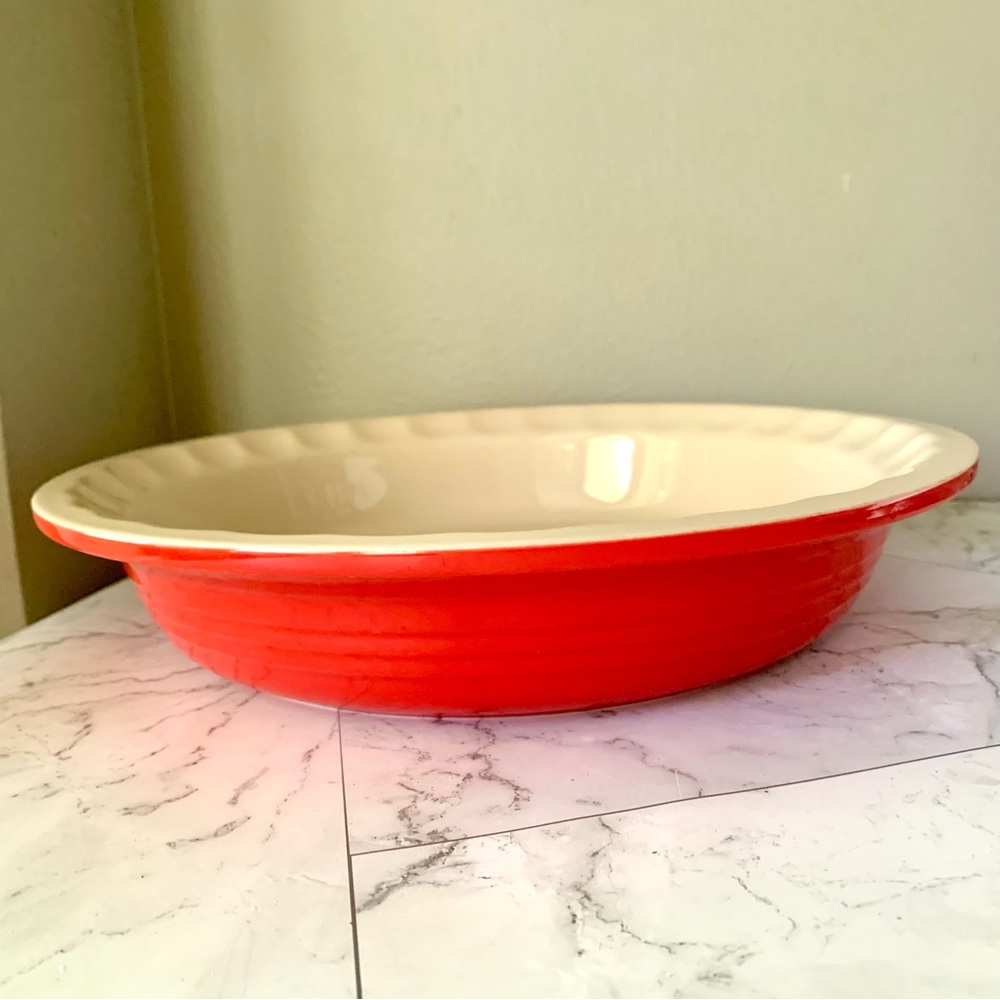 New LE CREUSET 23 cm PIE DISH  Carlin